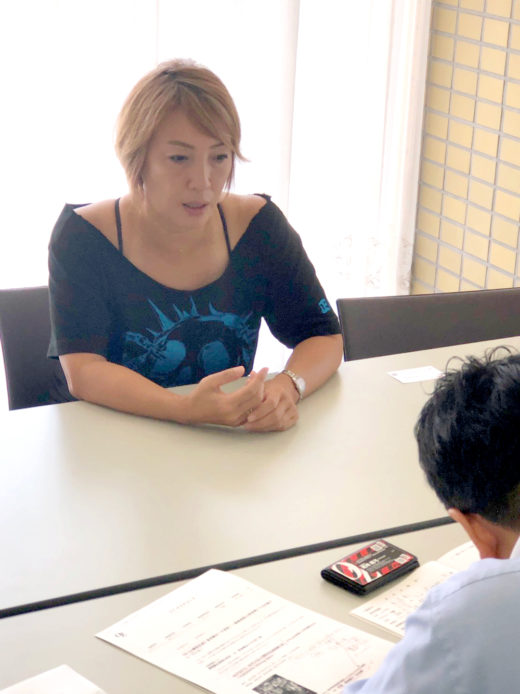 尾崎魔弓が横浜市緑区のタウンニュースに登場、8/25横浜文体大会のPRも!